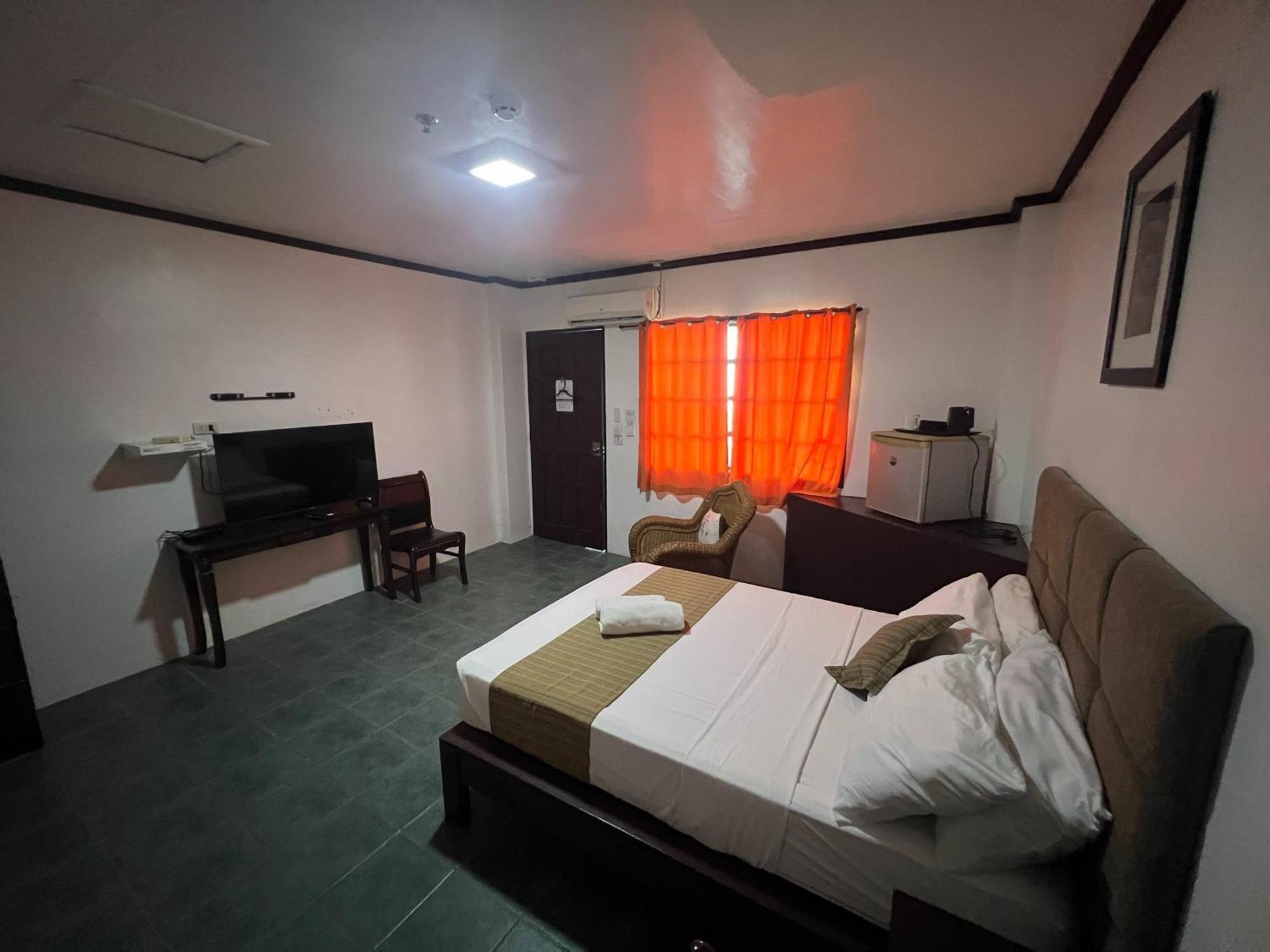 Subiza Beach Resort Olongapo Ngoại thất bức ảnh