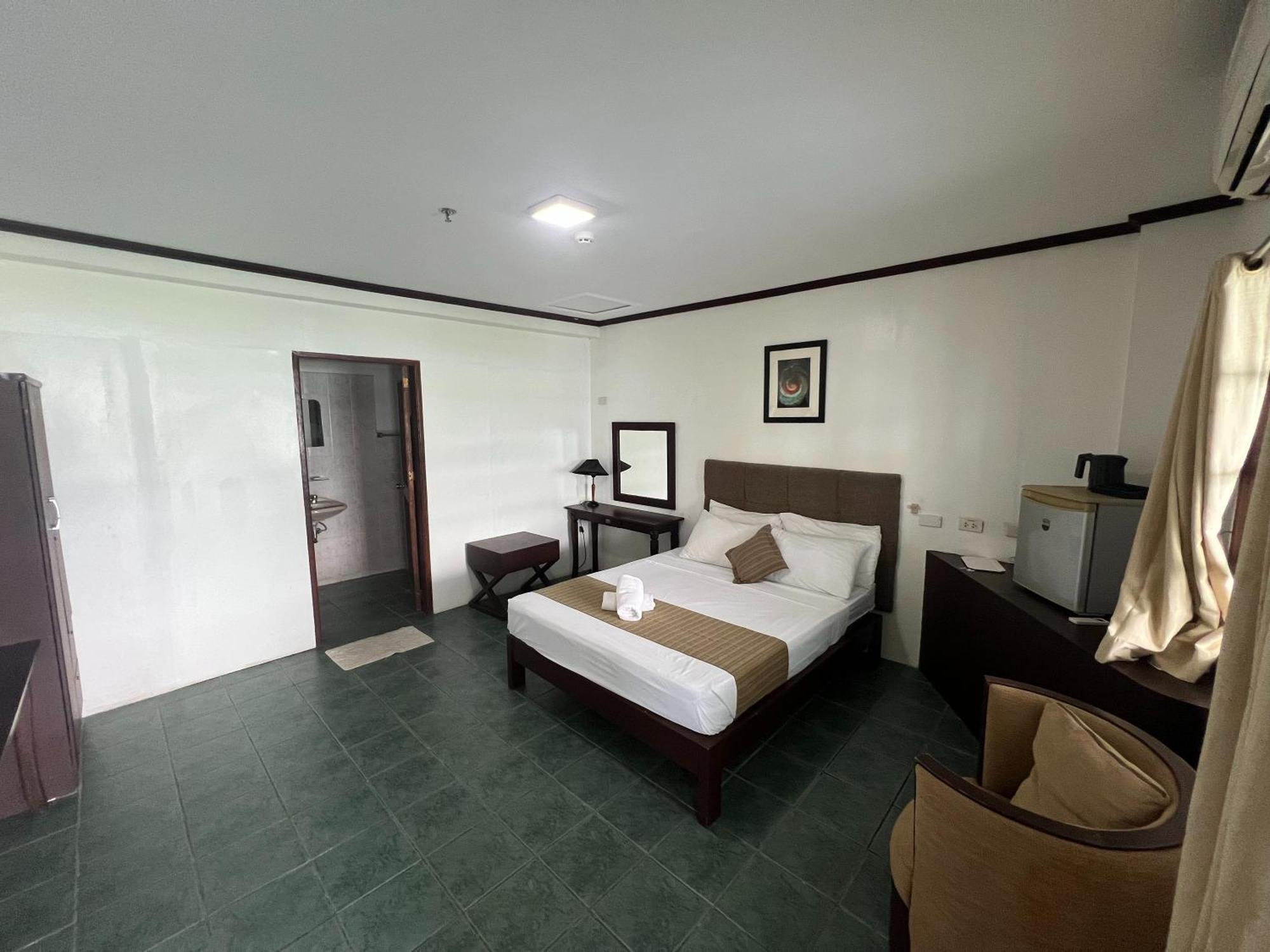 Subiza Beach Resort Olongapo Ngoại thất bức ảnh