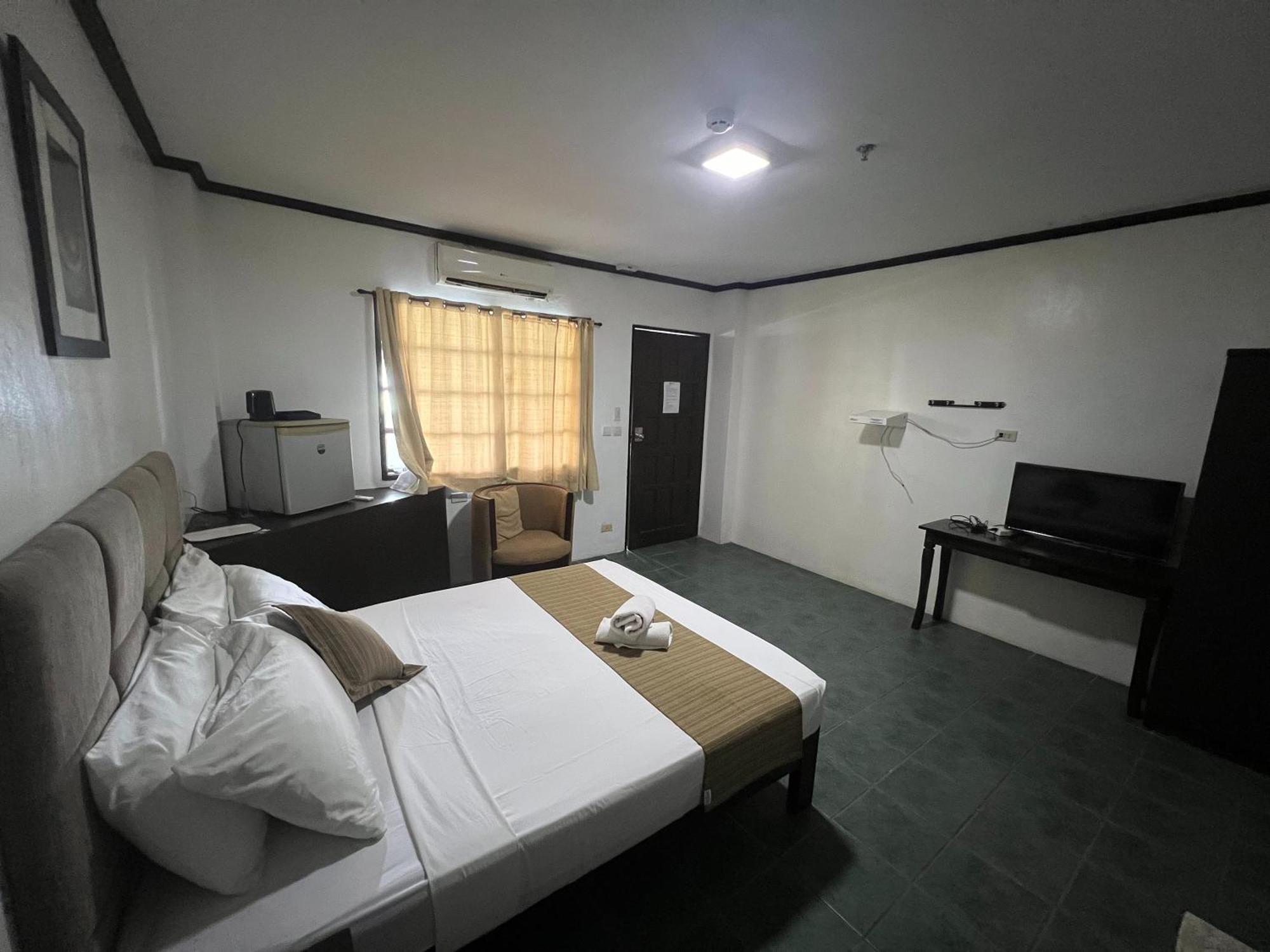 Subiza Beach Resort Olongapo Ngoại thất bức ảnh