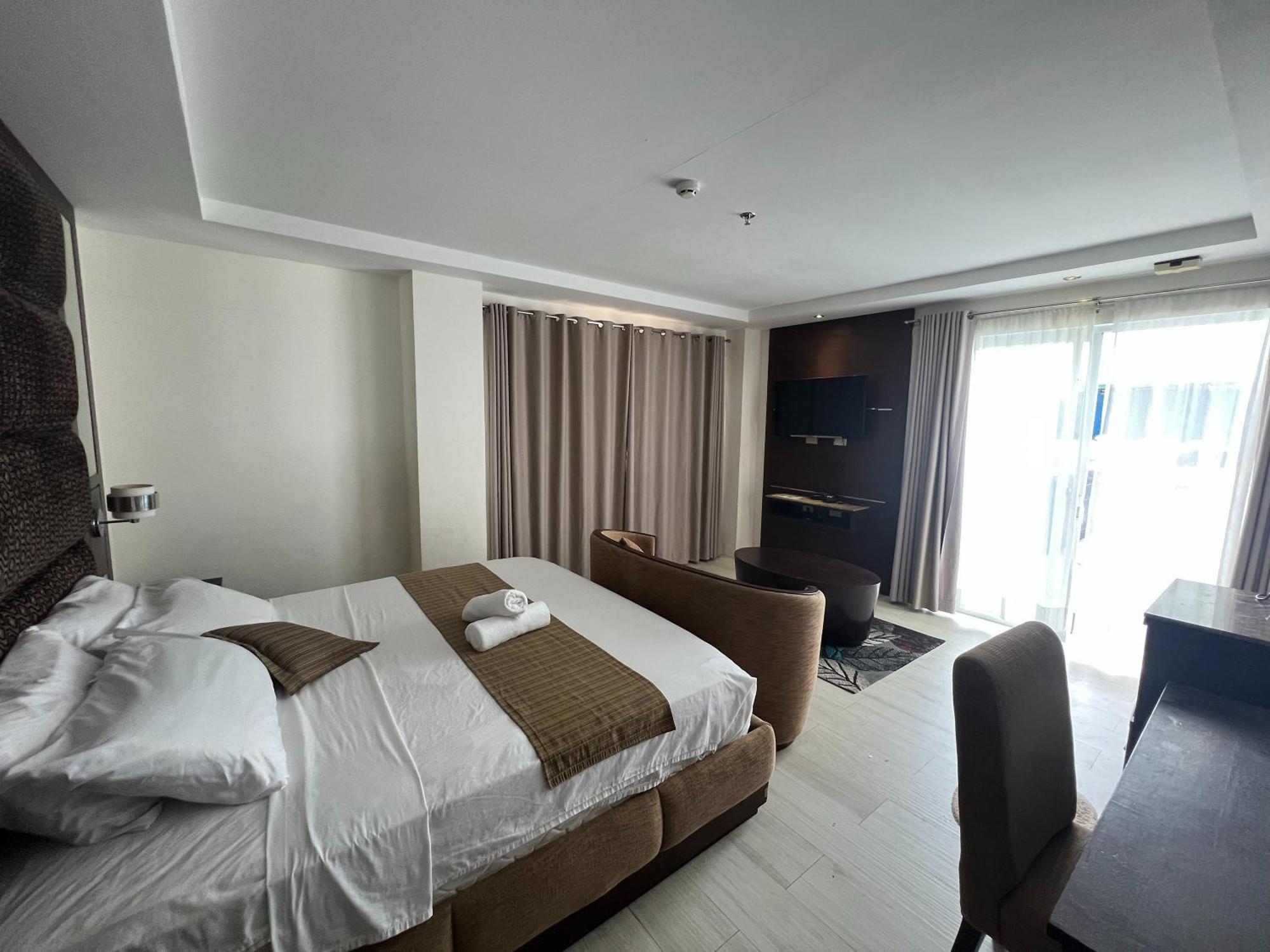 Subiza Beach Resort Olongapo Ngoại thất bức ảnh