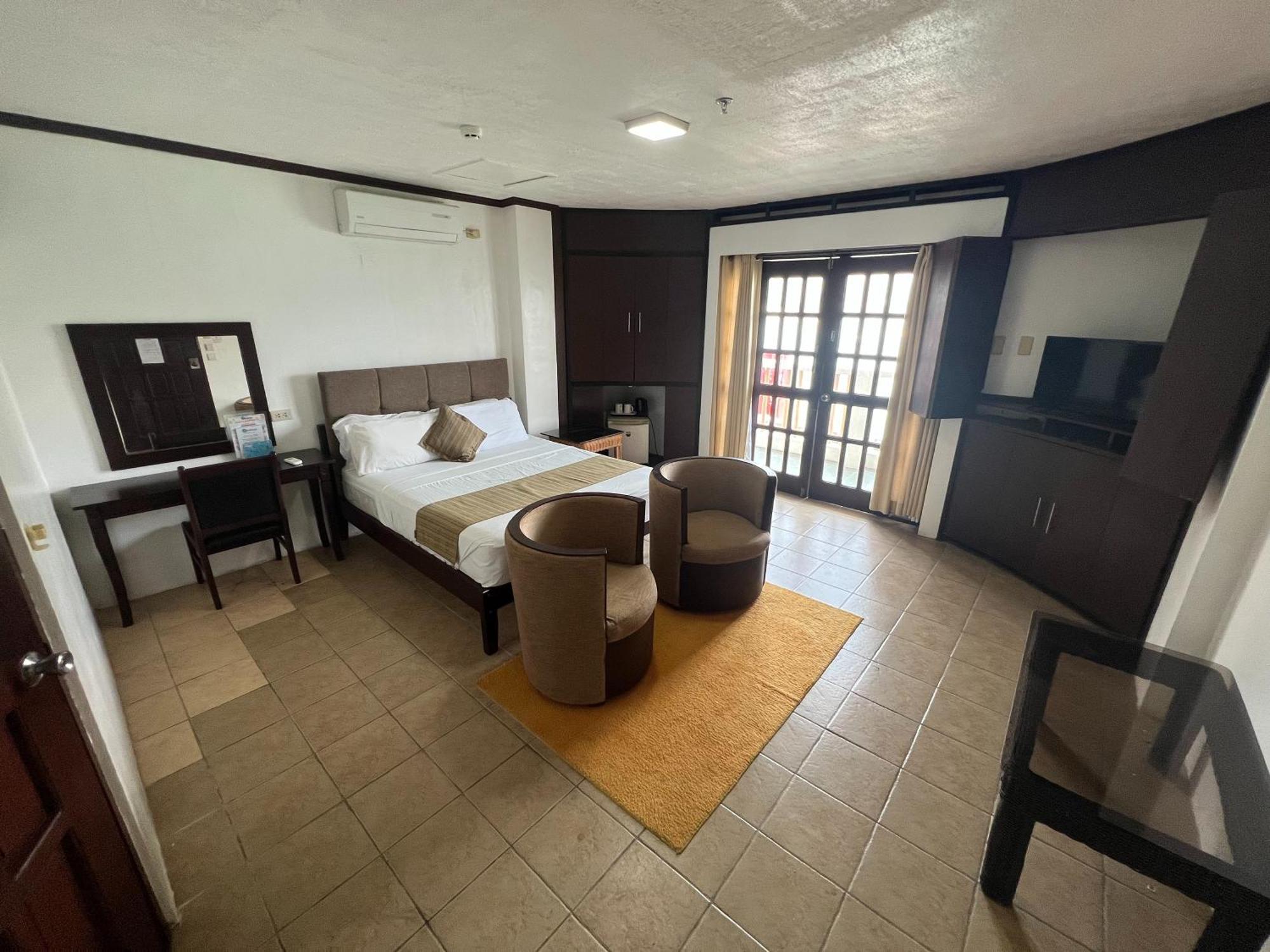 Subiza Beach Resort Olongapo Ngoại thất bức ảnh