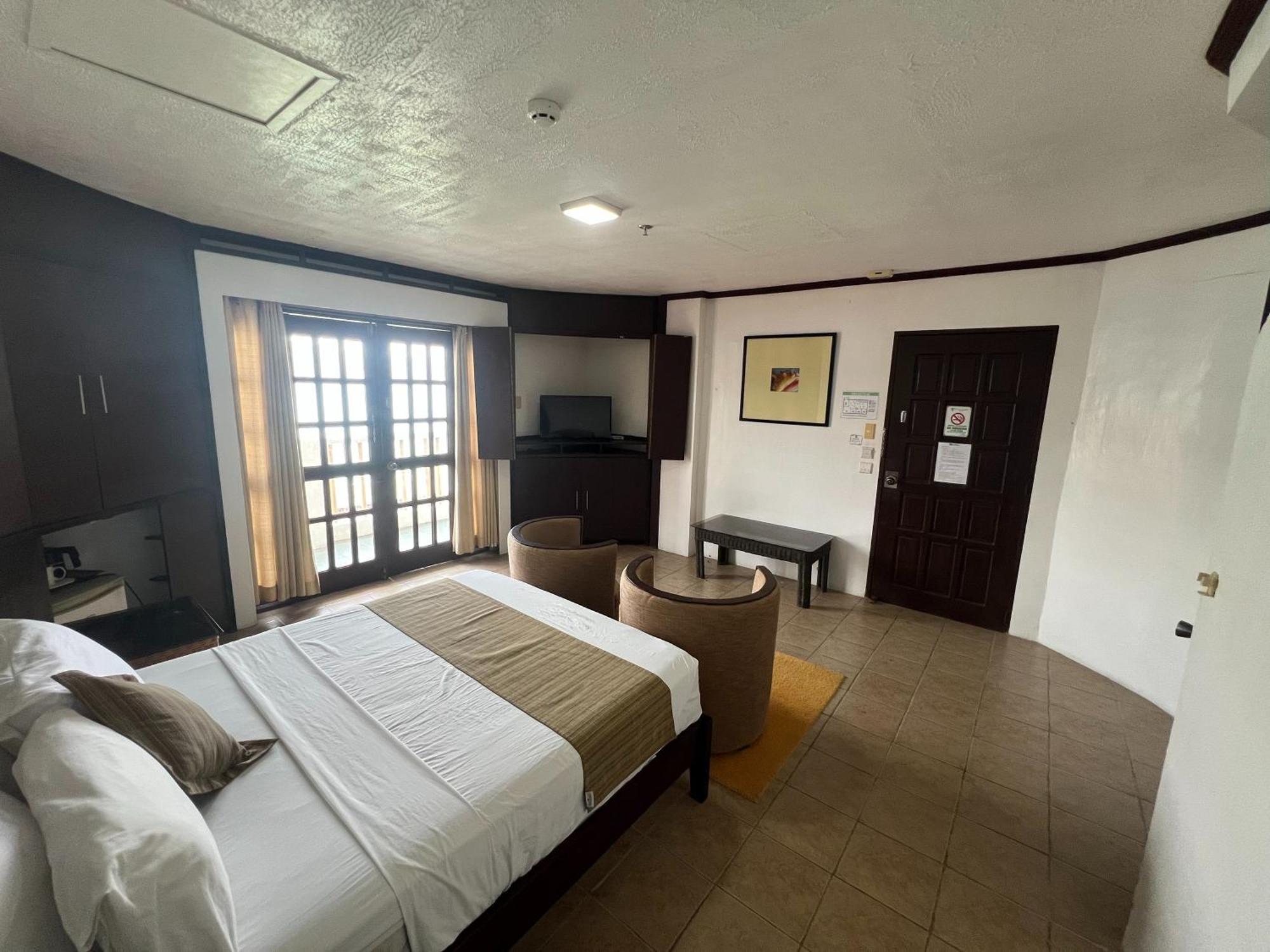 Subiza Beach Resort Olongapo Ngoại thất bức ảnh