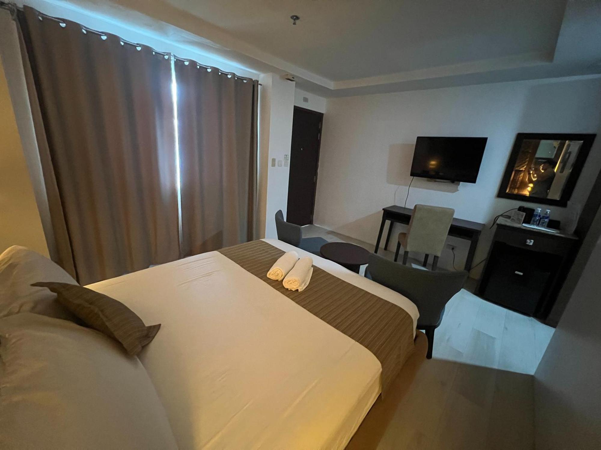 Subiza Beach Resort Olongapo Ngoại thất bức ảnh
