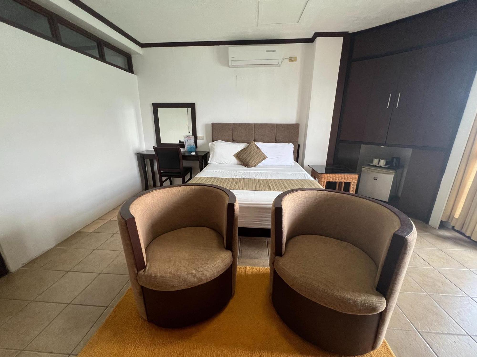 Subiza Beach Resort Olongapo Ngoại thất bức ảnh