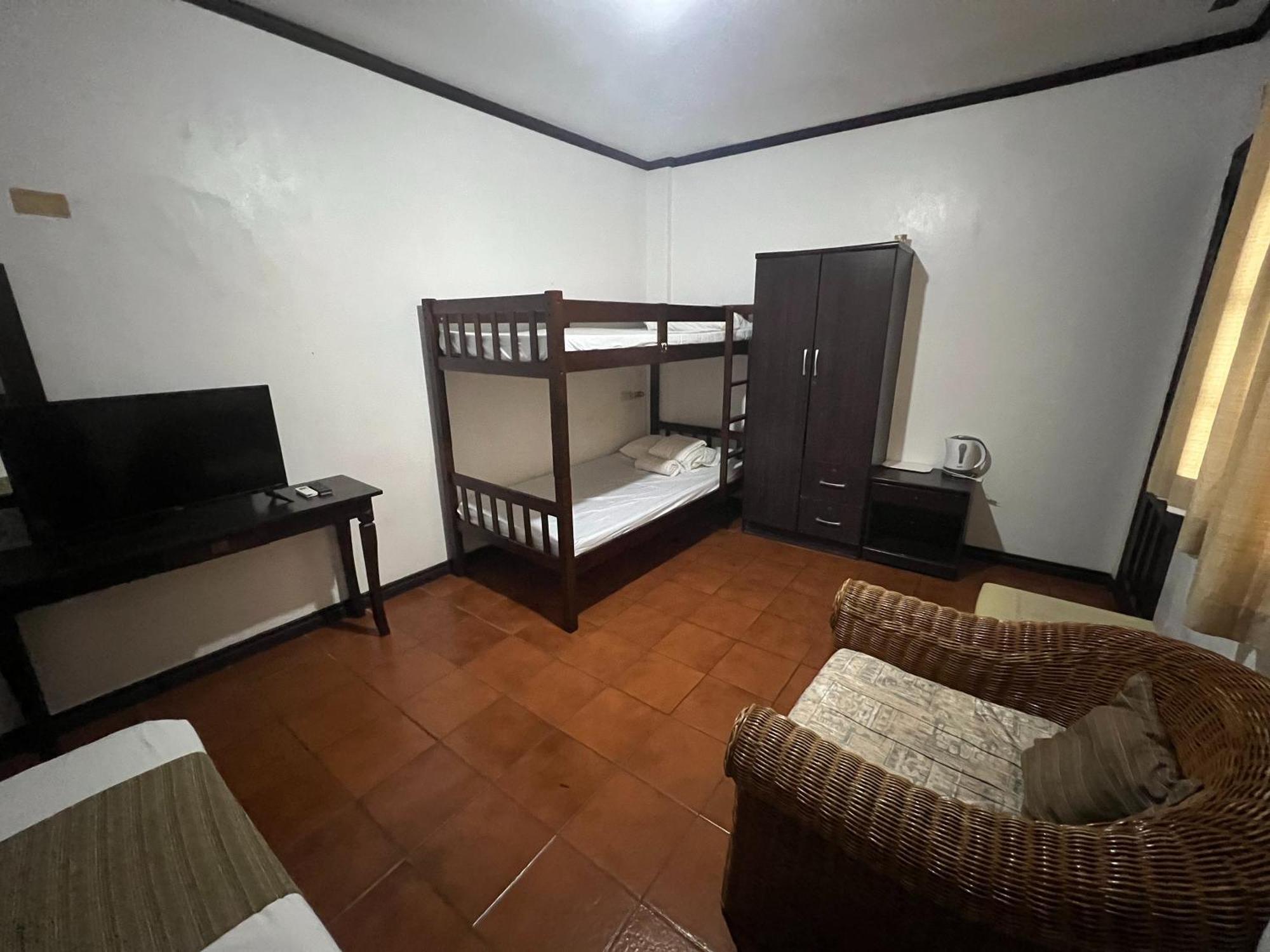 Subiza Beach Resort Olongapo Ngoại thất bức ảnh